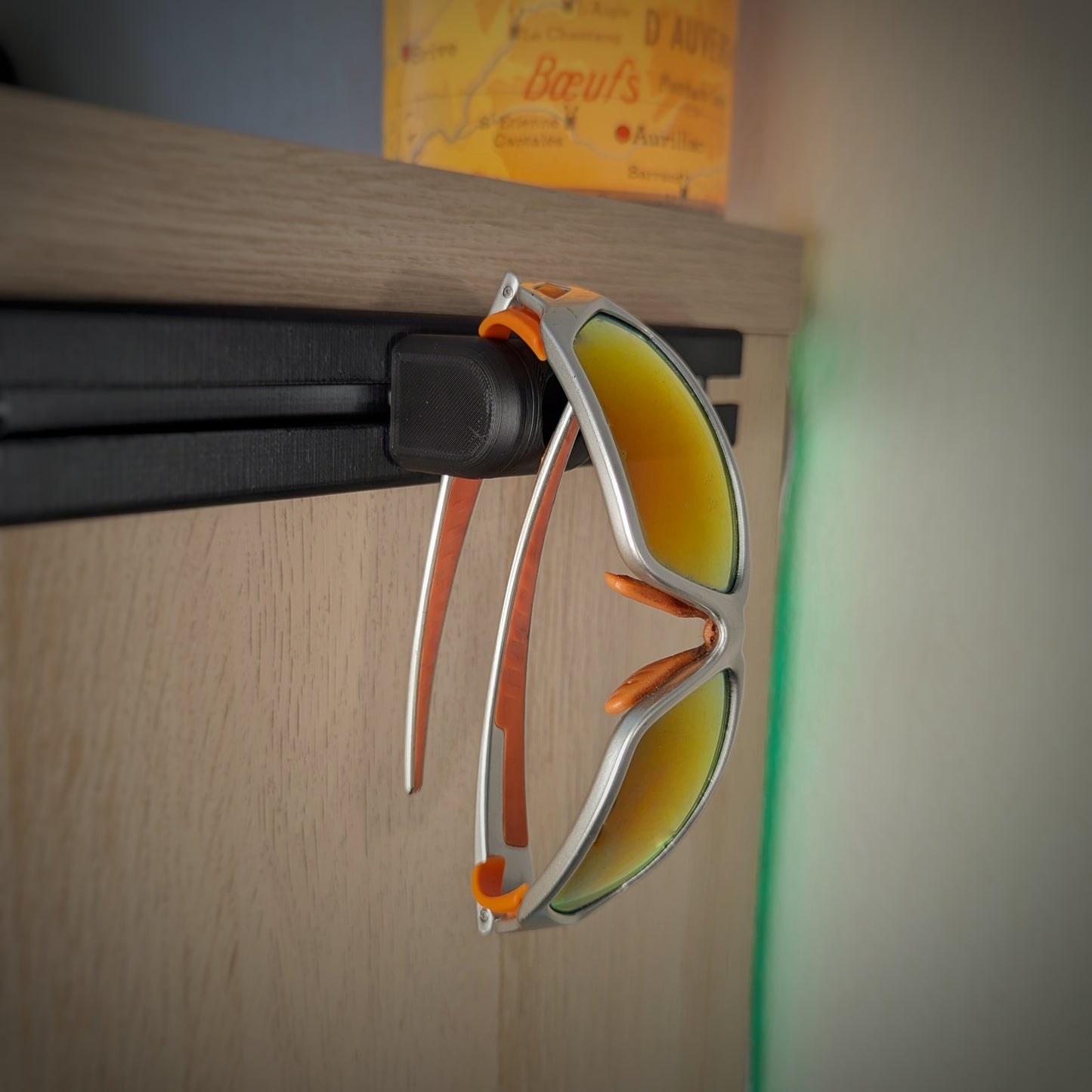 Kit rangement matériel vélo modulaire – Barre murale + 3 supports