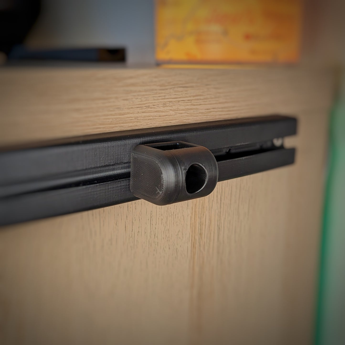 Kit rangement matériel vélo modulaire – Barre murale + 3 supports