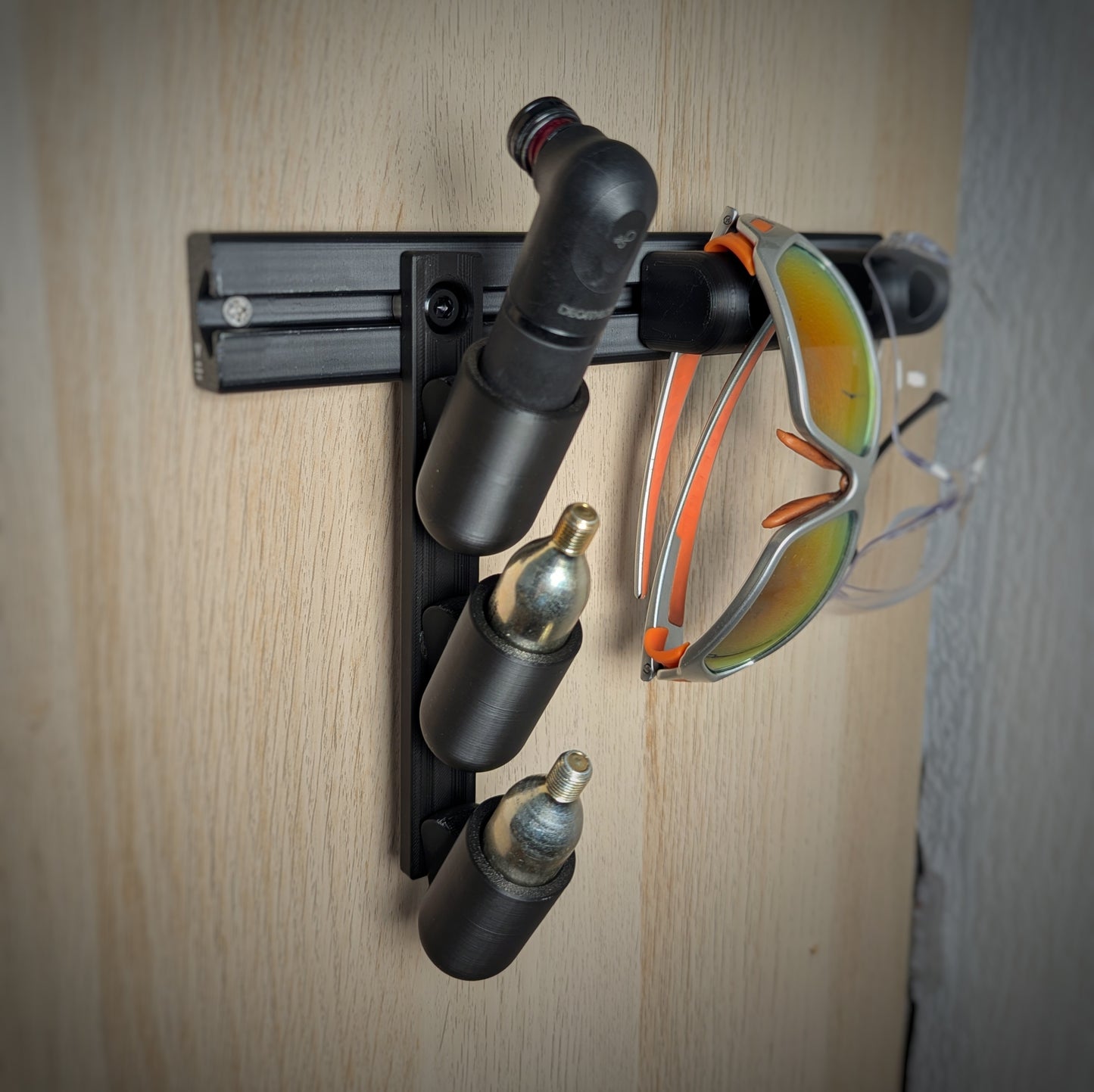 Support de rangement gonfleur vélo et cartouches CO2