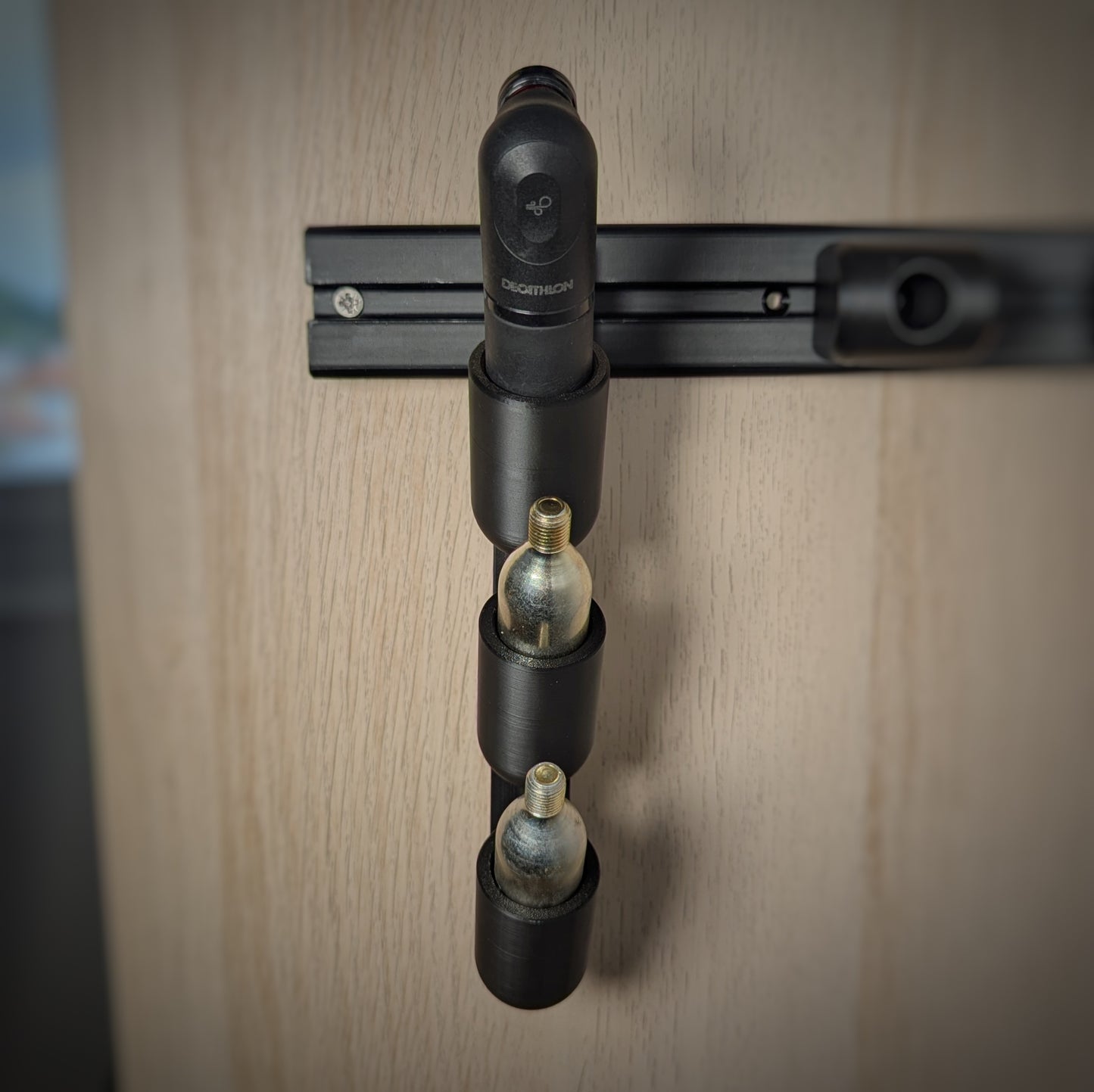 Support de rangement gonfleur vélo et cartouches CO2