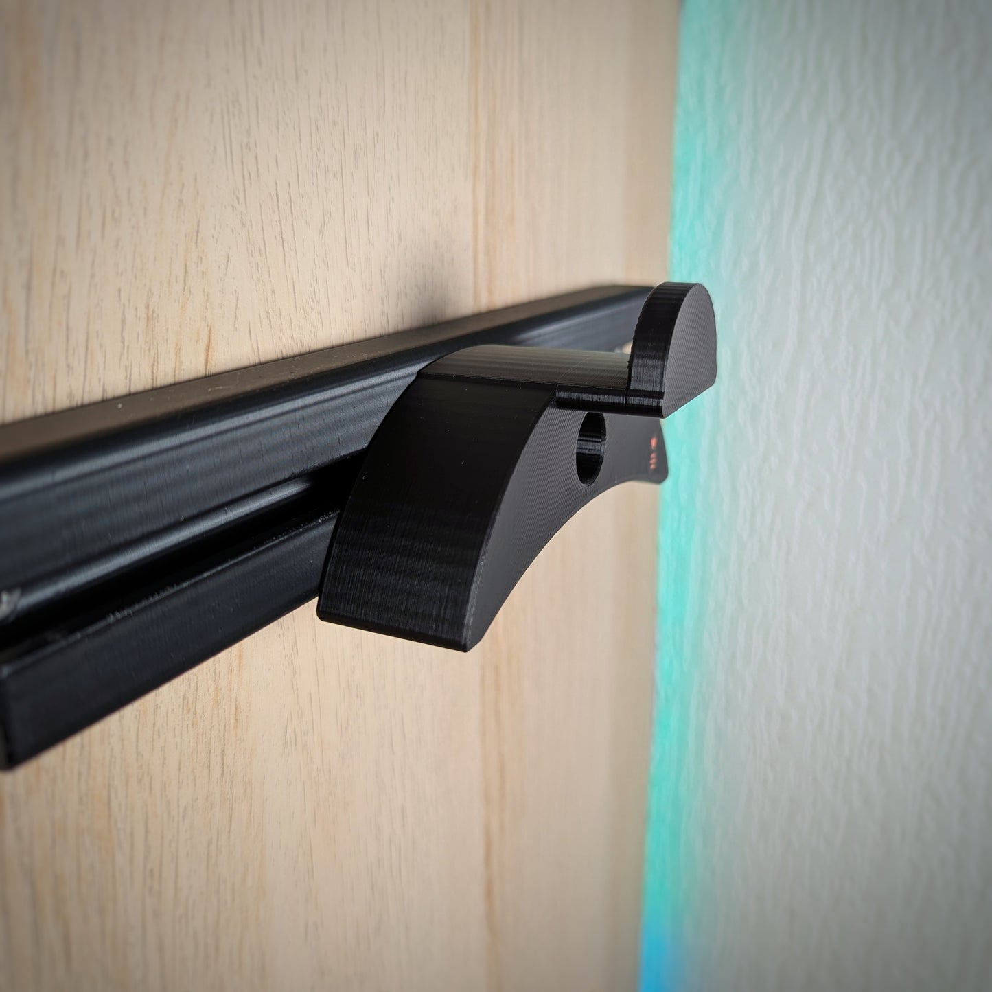 Support de rangement casque vélo - système MIPS