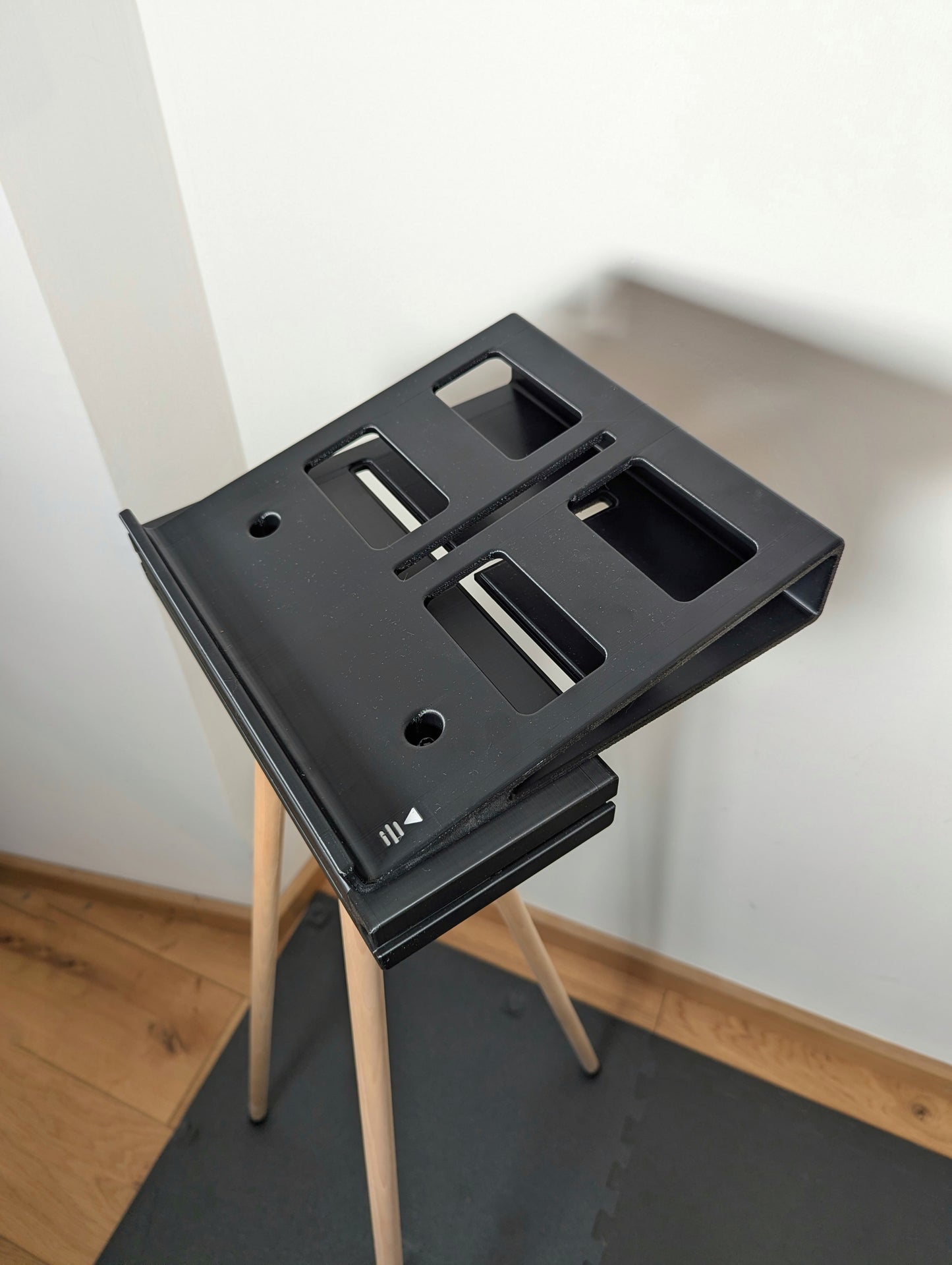 Support ordinateur pour home trainer