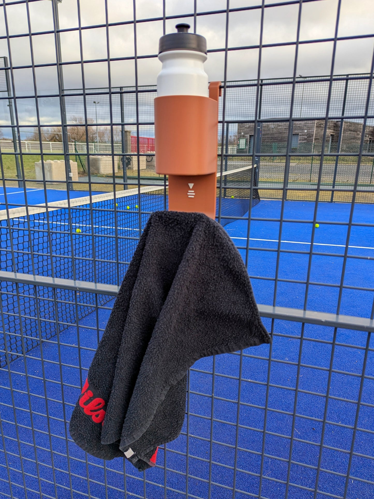 Support Gourde & Serviette pour Padel